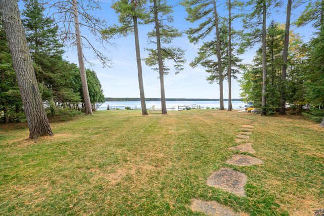 6613 Hillside Avenue, Indian River, MI 49749