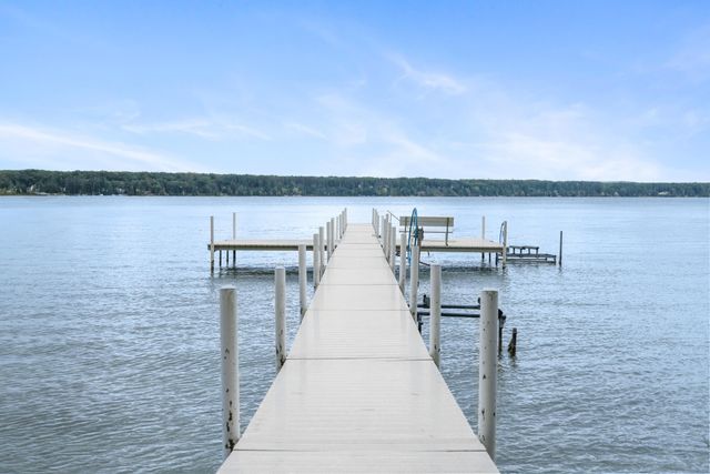 6613 Hillside Avenue, Indian River, MI 49749