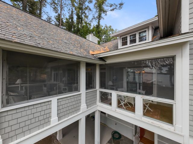 6613 Hillside Avenue, Indian River, MI 49749