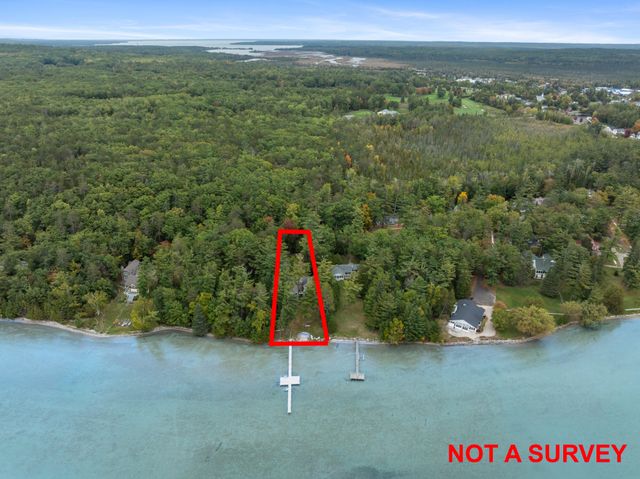 6613 Hillside Avenue, Indian River, MI 49749