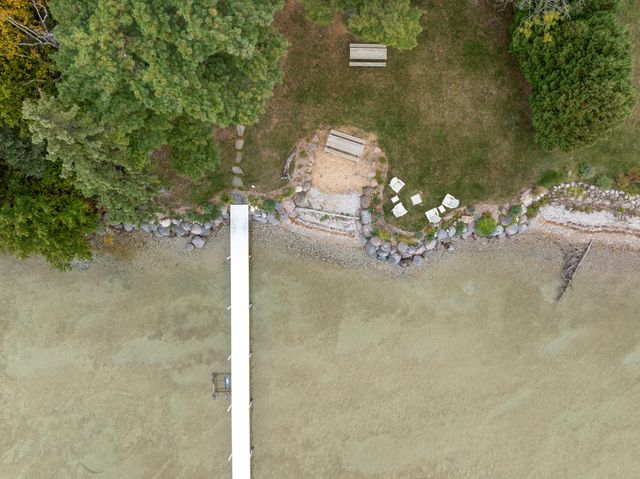 6613 Hillside Avenue, Indian River, MI 49749