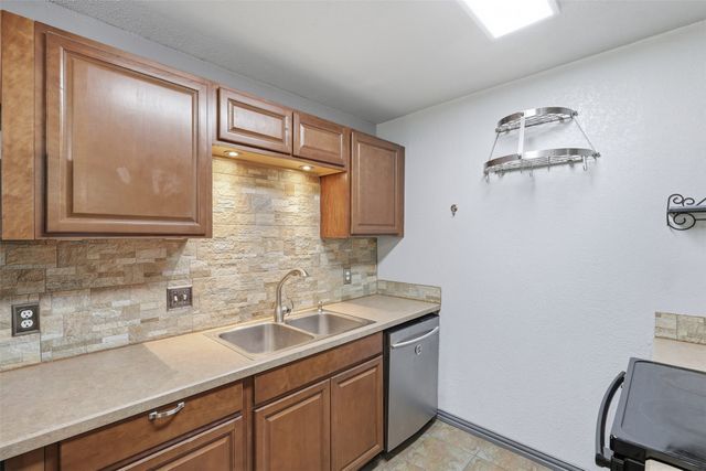 1309 Berry Drive, Cleburne, TX 76033