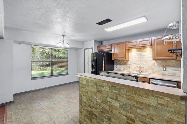 1309 Berry Drive, Cleburne, TX 76033
