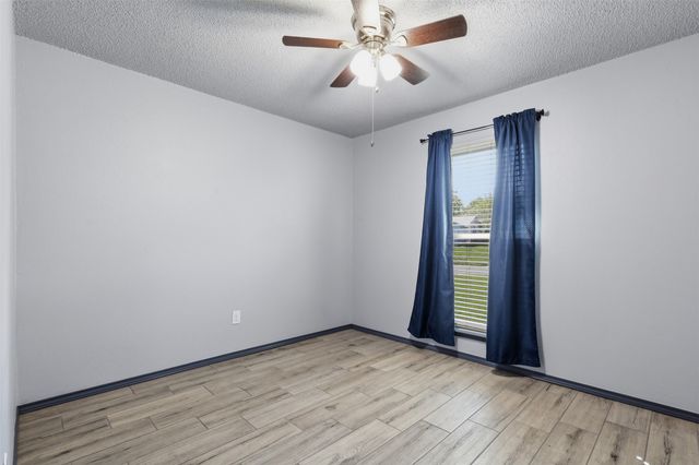 1309 Berry Drive, Cleburne, TX 76033