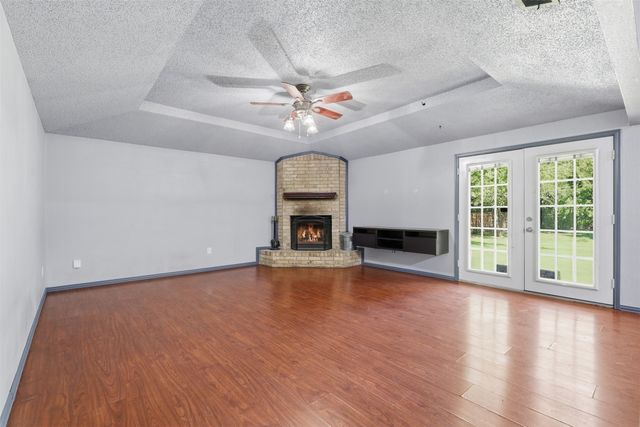 1309 Berry Drive, Cleburne, TX 76033