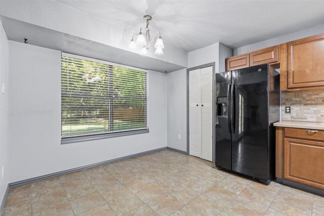 1309 Berry Drive, Cleburne, TX 76033