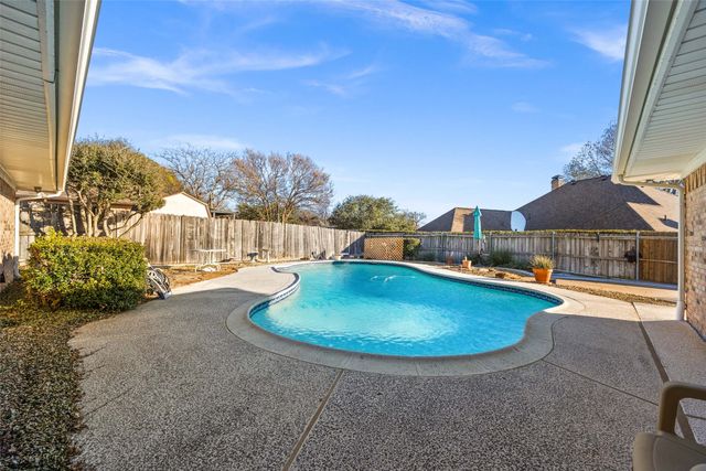 1116 Clear View Drive, Bedford, TX 76021