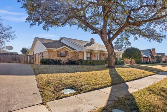 1116 Clear View Drive, Bedford, TX 76021