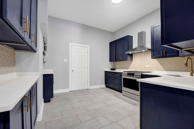 3806 S INDIANA Avenue, Chicago, IL 60653