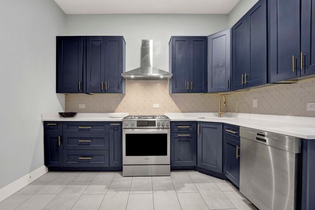 3806 S INDIANA Avenue, Chicago, IL 60653