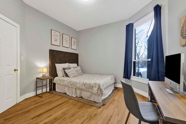 3806 S INDIANA Avenue, Chicago, IL 60653