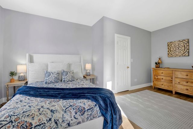 3806 S INDIANA Avenue, Chicago, IL 60653