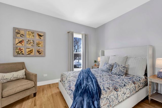 3806 S INDIANA Avenue, Chicago, IL 60653