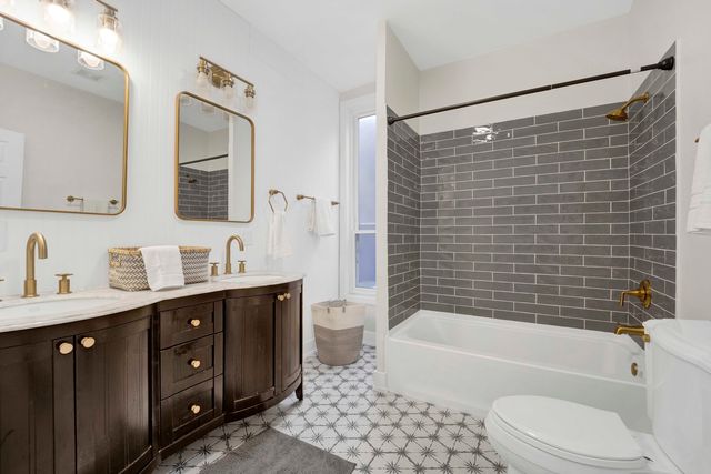 3806 S INDIANA Avenue, Chicago, IL 60653