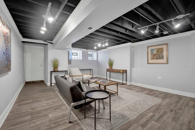 3806 S INDIANA Avenue, Chicago, IL 60653