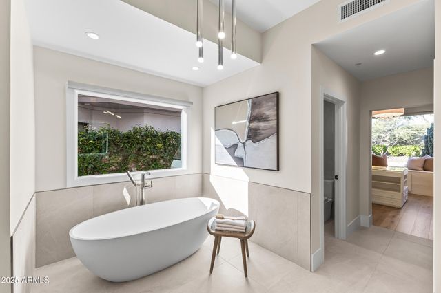 7475 E GAINEY RANCH Road 7, Scottsdale, AZ 85258