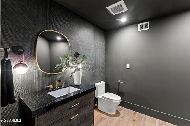 7475 E GAINEY RANCH Road 7, Scottsdale, AZ 85258