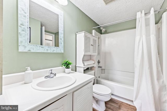 24 GLAMIS GRTH, Baltimore, MD 21236