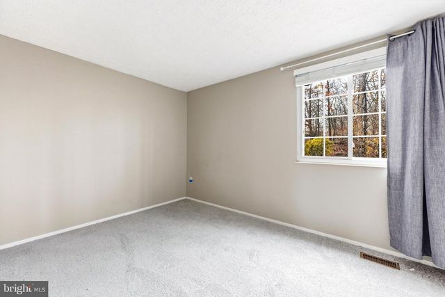 24 GLAMIS GRTH, Baltimore, MD 21236