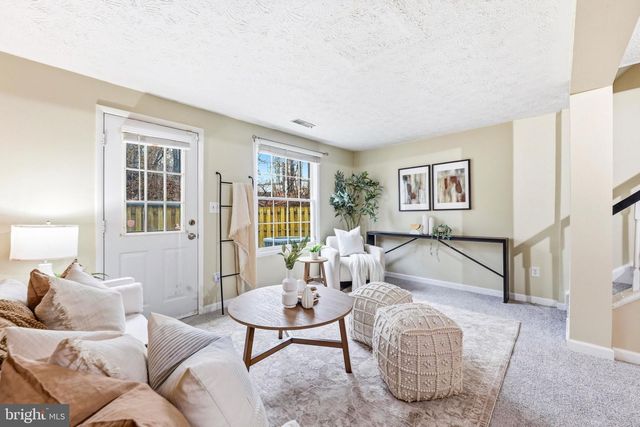 24 GLAMIS GRTH, Baltimore, MD 21236