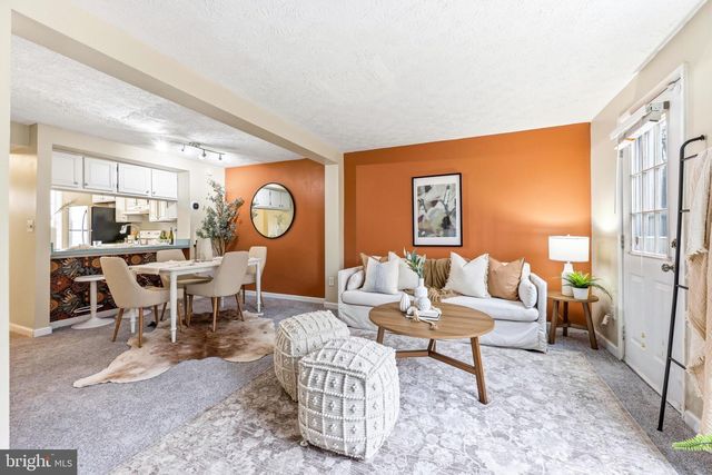 24 GLAMIS GRTH, Baltimore, MD 21236