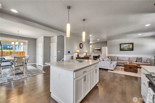 1115 NE Sockeye Court, Bremerton, WA 98311