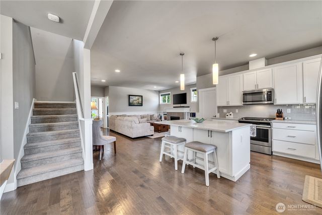 1115 NE Sockeye Court, Bremerton, WA 98311