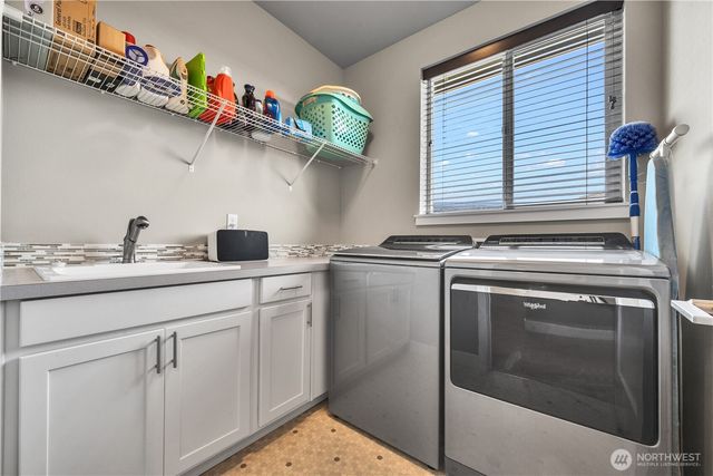 1115 NE Sockeye Court, Bremerton, WA 98311