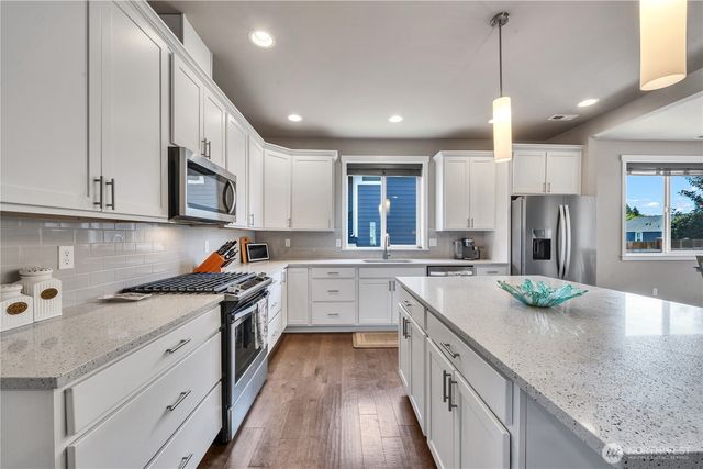 1115 NE Sockeye Court, Bremerton, WA 98311