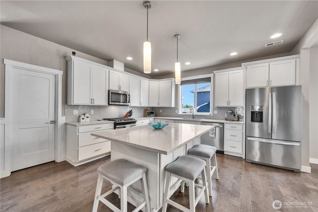 1115 NE Sockeye Court, Bremerton, WA 98311