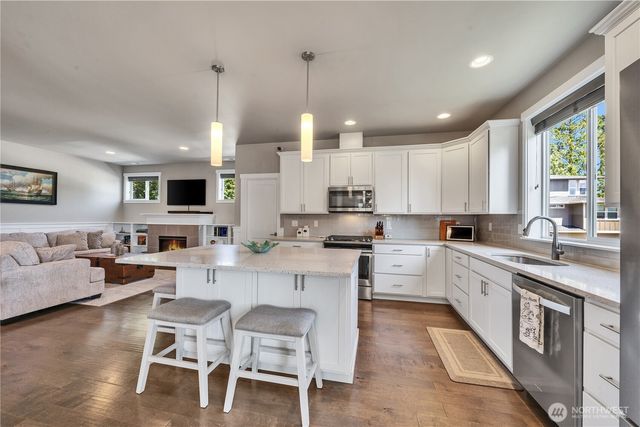 1115 NE Sockeye Court, Bremerton, WA 98311