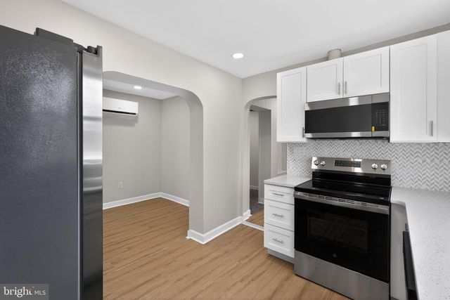 727 W COUNTY LINE RD, Hatboro, PA 19040