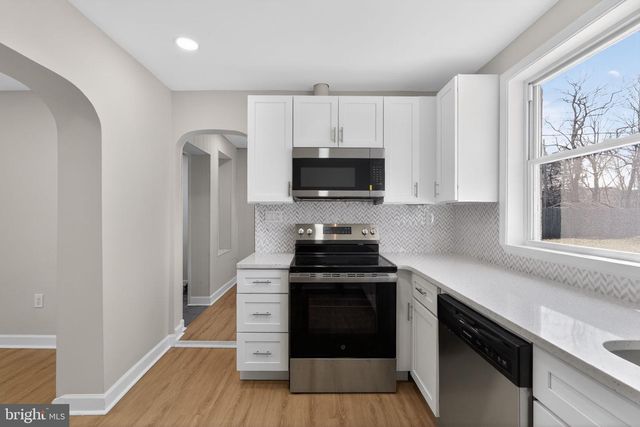 727 W COUNTY LINE RD, Hatboro, PA 19040