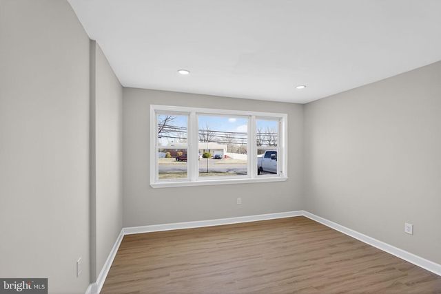 727 W COUNTY LINE RD, Hatboro, PA 19040