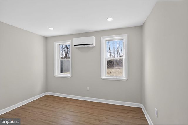 727 W COUNTY LINE RD, Hatboro, PA 19040