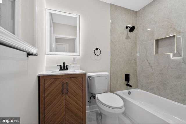 727 W COUNTY LINE RD, Hatboro, PA 19040