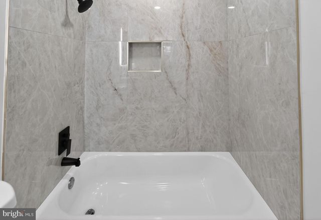 727 W COUNTY LINE RD, Hatboro, PA 19040