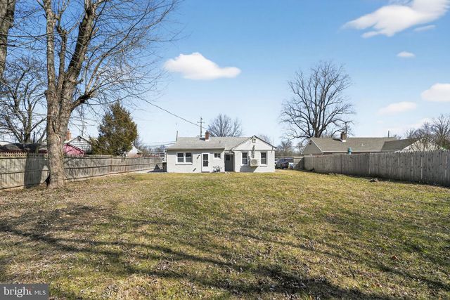 727 W COUNTY LINE RD, Hatboro, PA 19040