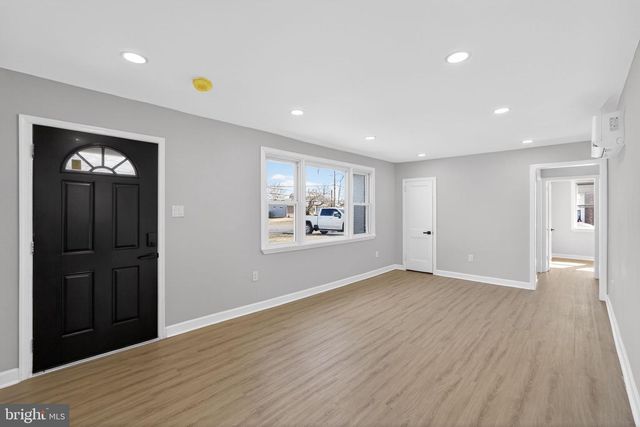 727 W COUNTY LINE RD, Hatboro, PA 19040