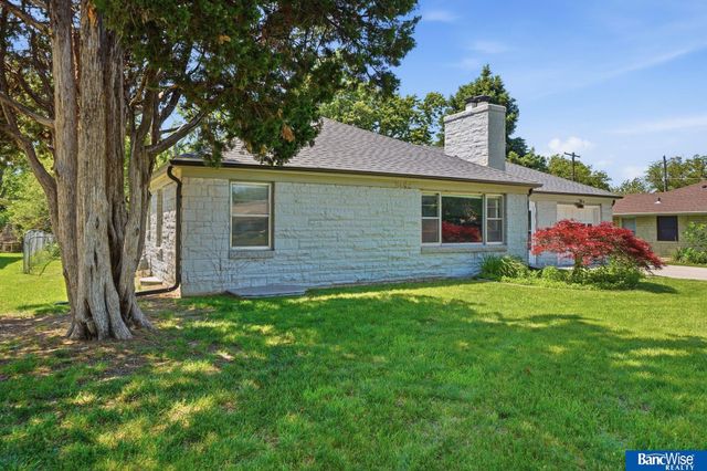 417 S Cotner Boulevard, Lincoln, NE 68510