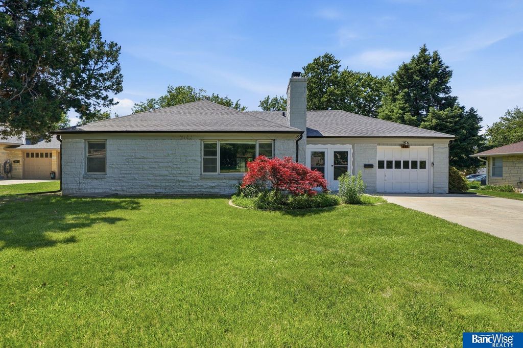 417 S Cotner Boulevard, Lincoln, NE 68510