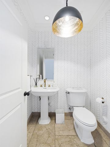 1125 SE 8th Street, Fort Lauderdale, FL 33316