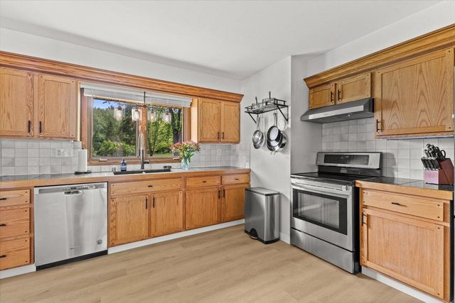 W215N10367 Laurel COURT, Colgate, WI 53017
