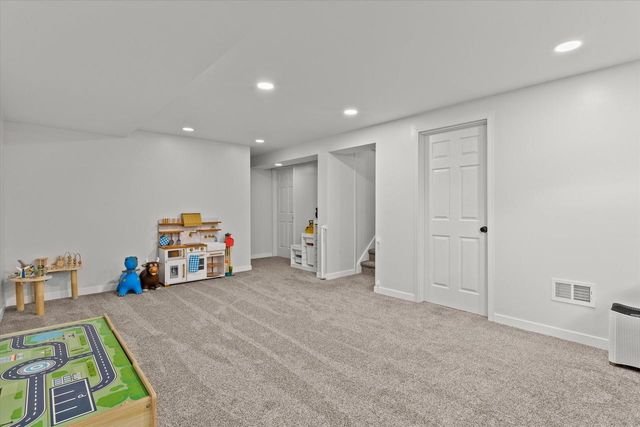 W215N10367 Laurel COURT, Colgate, WI 53017