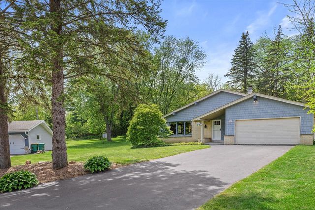 W215N10367 Laurel COURT, Colgate, WI 53017