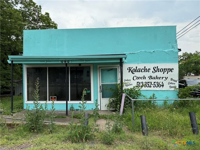 919 W 4th Street, Taylor, TX 76574