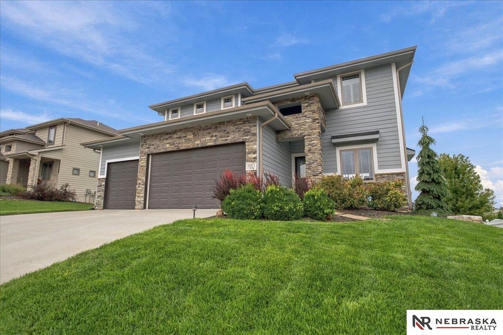 11723 S 109th Street, Papillion, NE 68046