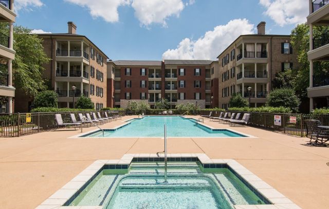 311 Seven Springs Way Apt 104, Brentwood, TN 37027