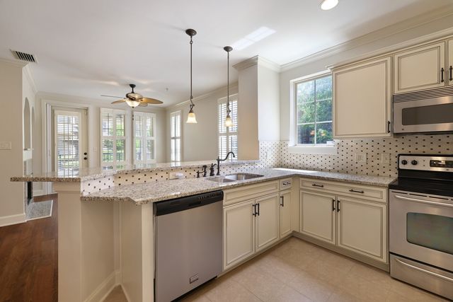 311 Seven Springs Way Apt 104, Brentwood, TN 37027