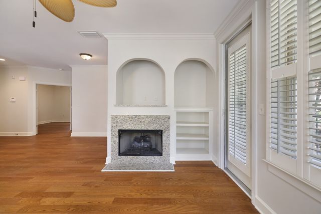 311 Seven Springs Way Apt 104, Brentwood, TN 37027